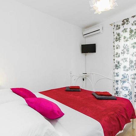 Apartmani Mariva Vodice Esterno foto