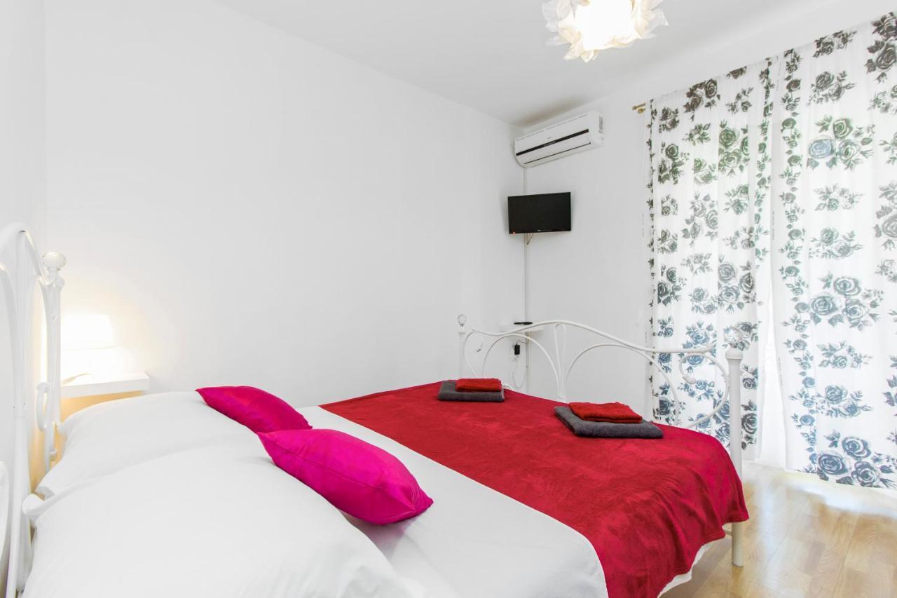 Apartmani Mariva Vodice Esterno foto