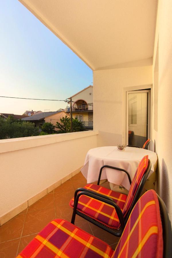 Apartmani Mariva Vodice Esterno foto