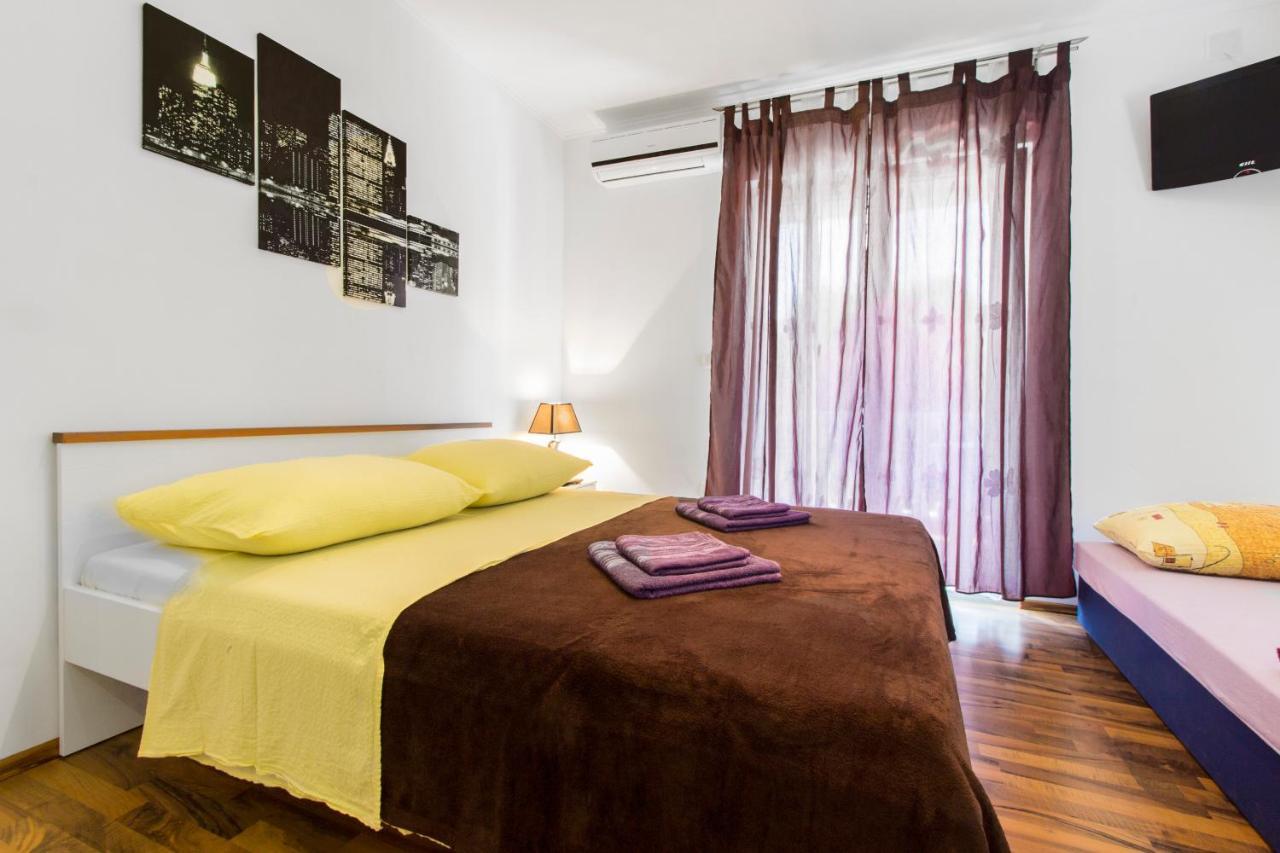 Apartmani Mariva Vodice Esterno foto