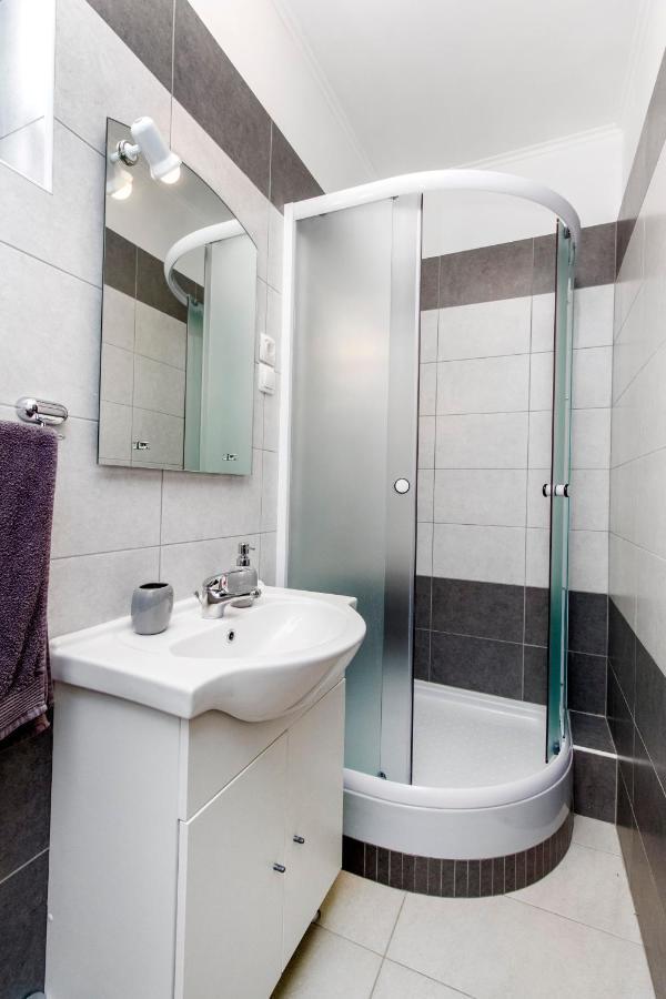 Apartmani Mariva Vodice Esterno foto