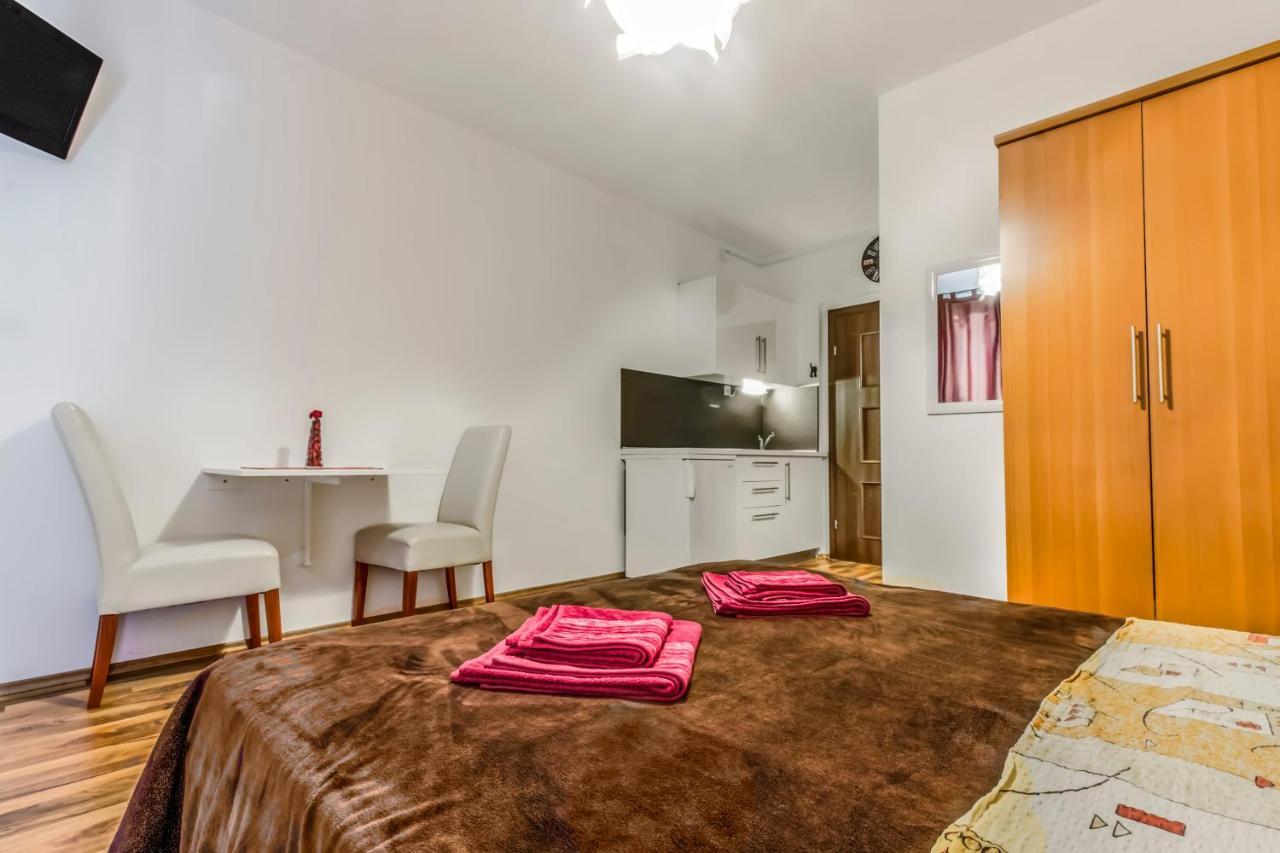 Apartmani Mariva Vodice Esterno foto