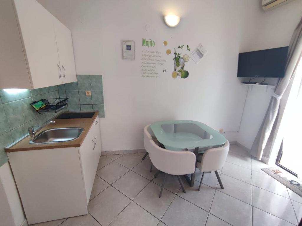 Apartmani Mariva Vodice Esterno foto