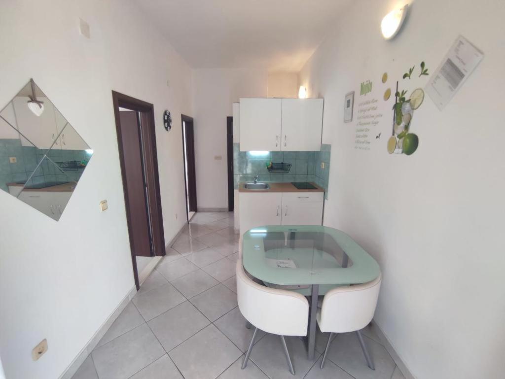 Apartmani Mariva Vodice Esterno foto