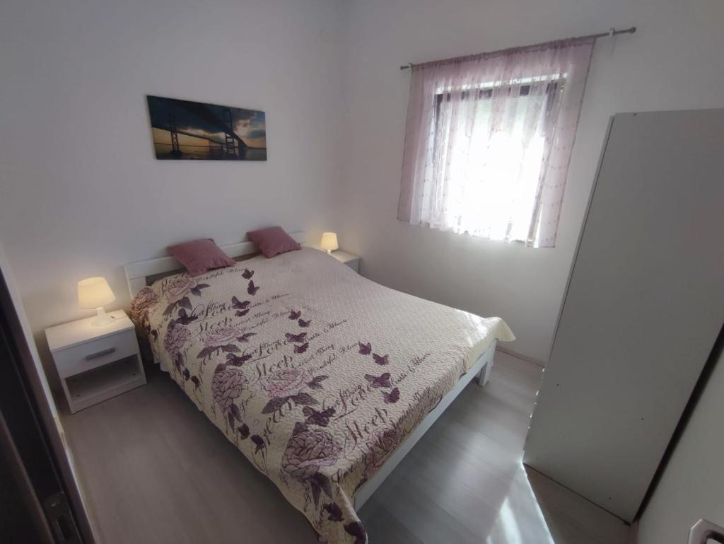 Apartmani Mariva Vodice Esterno foto